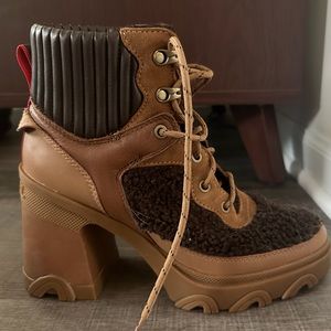 Sorel Brex Heel Cozy Lace size 8